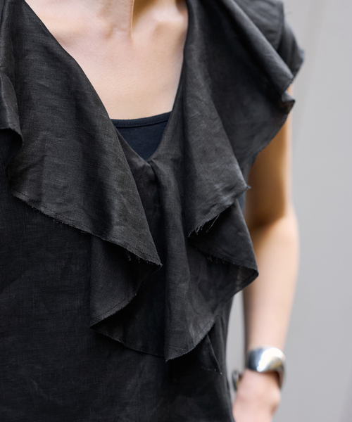 FRAMeWORK（フレームワーク）の「≪WEB限定 / 追加≫フレンチリネンフリルプルオーバー（シャツ/ブラウス・レディース・ブラック/ホワイト・FREE）」の17枚目の写真