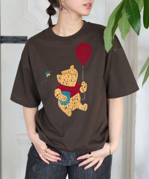 Disney（ディズニー）の「＜Ｄｉｓｎｅｙ＞【プー】綿混素材ゆるっとＴシャツ（Tシャツ/カットソー・レディース・ブラウン系・MEDIUM/XX-LARGE/LARGE/X-LARGE）」の2枚目の写真
