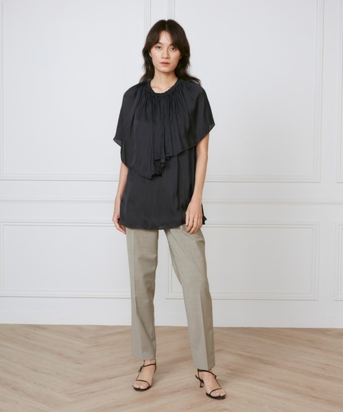 INED(イネド)の「サテンヴィンテージ ケープカラーブラウス《la veille by SUPERIOR CLOSET》(シャツ/ブラウス・レディース・ブラック/オフホワイト・9号)」の3枚目の写真