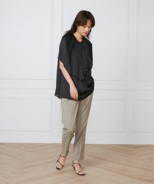 INED(イネド)の「サテンヴィンテージ ケープカラーブラウス《la veille by SUPERIOR CLOSET》(シャツ/ブラウス・レディース・ブラック/オフホワイト・9号)」の4枚目の写真