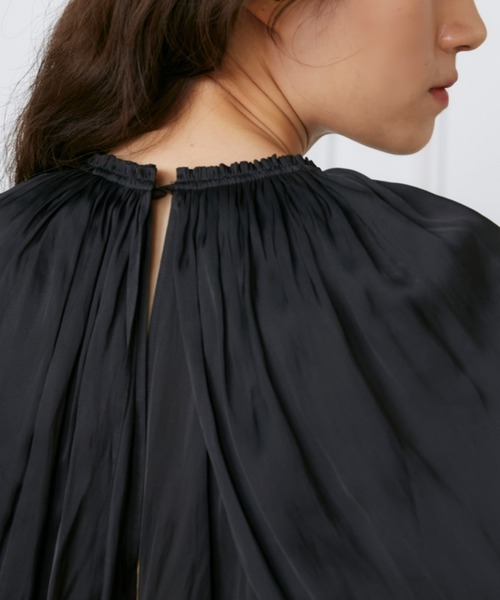 INED(イネド)の「サテンヴィンテージ ケープカラーブラウス《la veille by SUPERIOR CLOSET》(シャツ/ブラウス・レディース・ブラック/オフホワイト・9号)」の15枚目の写真