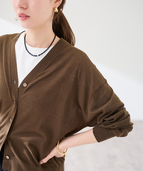 FRAMeWORK(フレームワーク)の「シルク混綿麻シアーVネックカーディガン(カーディガン/ボレロ・レディース・ブルー/ブラック/ブラウン・FREE)」の2枚目の写真