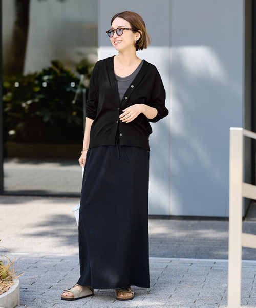 FRAMeWORK(フレームワーク)の「シルク混綿麻シアーVネックカーディガン(カーディガン/ボレロ・レディース・ブルー/ブラック/ブラウン・FREE)」の4枚目の写真