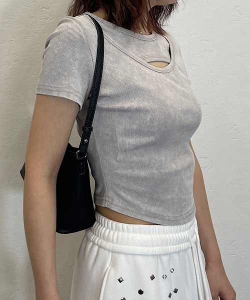 ROGER AND RAW(ロジャーアンドロウ)の「胸カットオフ リブクロップドTシャツ(Tシャツ/カットソー・レディース・サンドベージュ/スミクロ・FREE)」の14枚目の写真
