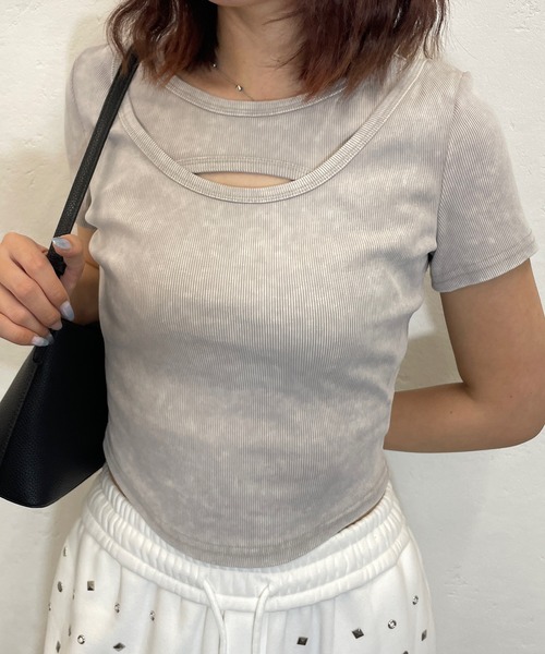 ROGER AND RAW(ロジャーアンドロウ)の「胸カットオフ リブクロップドTシャツ(Tシャツ/カットソー・レディース・サンドベージュ/スミクロ・FREE)」の12枚目の写真