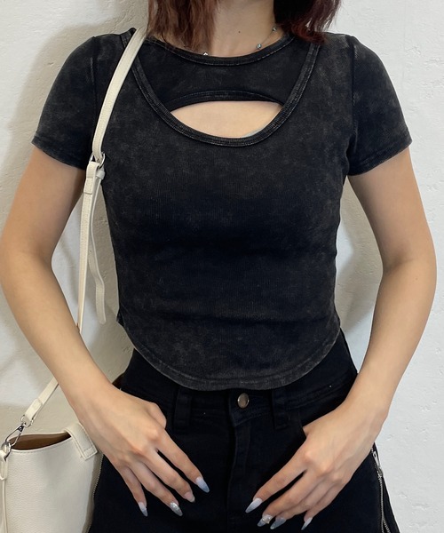 ROGER AND RAW(ロジャーアンドロウ)の「胸カットオフ リブクロップドTシャツ(Tシャツ/カットソー・レディース・サンドベージュ/スミクロ・FREE)」の10枚目の写真