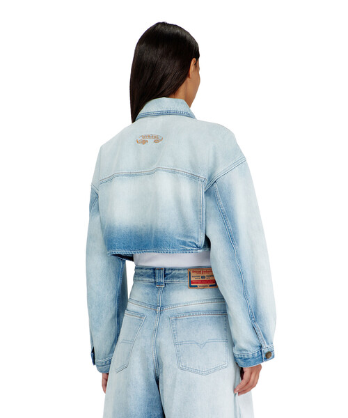 DIESEL（ディーゼル）の「ウィメンズ デニムジャケット DE-MALLEY-S（デニムジャケット・レディース・ライトインディゴブルー・X-SMALL/SMALL/MEDIUM/LARGE）」の4枚目の写真