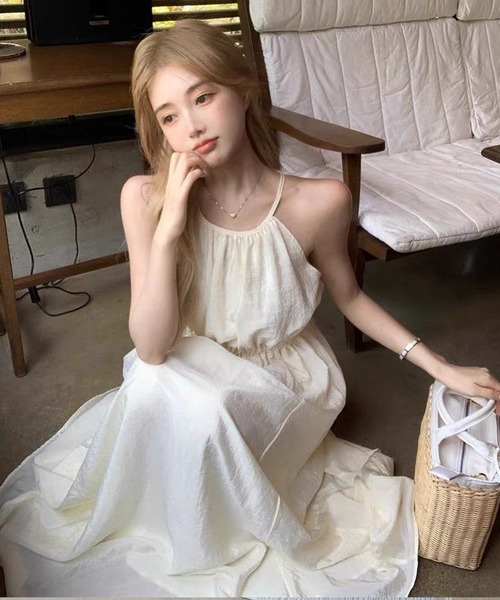 shopnikoniko(ショップニコニコ)の「ロングワンピース ノースリーブ 夏 ロング丈 バックオープン ホルターネック ワンピース(ワンピース・レディース・ブラック/ホワイト・フリー)」の2枚目の写真