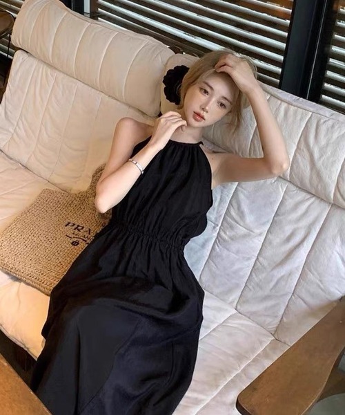 shopnikoniko(ショップニコニコ)の「ロングワンピース ノースリーブ 夏 ロング丈 バックオープン ホルターネック ワンピース(ワンピース・レディース・ブラック/ホワイト・フリー)」の8枚目の写真