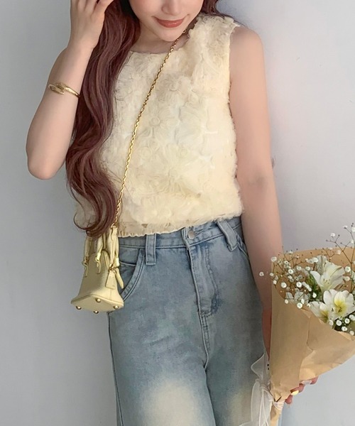junoah(ジュノア)の「フラワーモチーフチュールノースリーブトップス(Tシャツ/カットソー・レディース・ブラック/ピンク/アイボリー・SMALL/MEDIUM/X-LARGE/LARGE)」の2枚目の写真