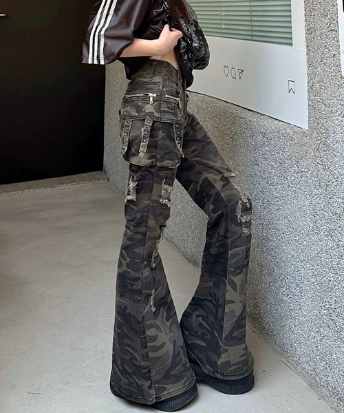 SHEENA(シーナ)の「カモフラ柄ダメージフレアパンツ(デニムパンツ・レディース・カーキ・M/L/S)」の14枚目の写真