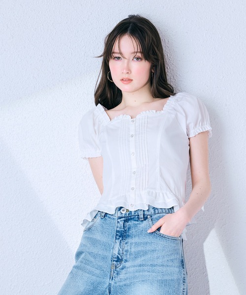 Audie a Muses(オーディアミューズ)の「【モデル美香着用】コルセット風ピンタックブラウス(シャツ/ブラウス・レディース・ブラウン/オフホワイト/ブラック・36/38/42)」の7枚目の写真