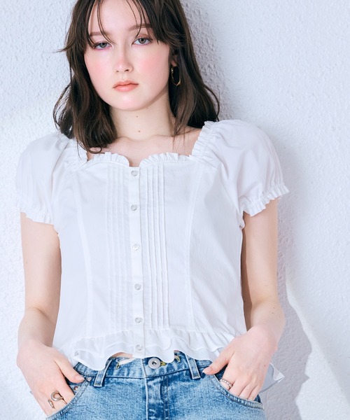 Audie a Muses(オーディアミューズ)の「【モデル美香着用】コルセット風ピンタックブラウス(シャツ/ブラウス・レディース・ブラウン/オフホワイト/ブラック・36/38/42)」の13枚目の写真