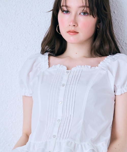 Audie a Muses(オーディアミューズ)の「【モデル美香着用】コルセット風ピンタックブラウス(シャツ/ブラウス・レディース・ブラウン/オフホワイト/ブラック・36/38/42)」の19枚目の写真