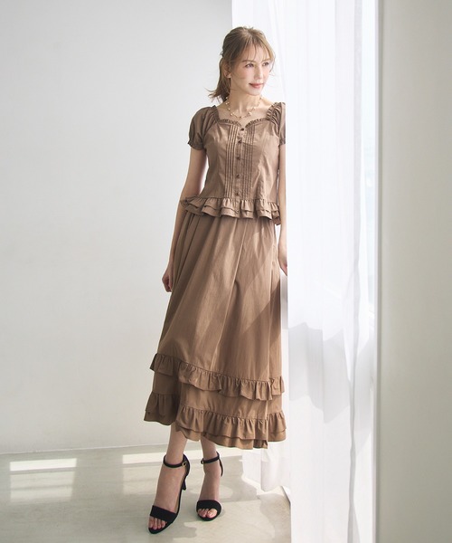 Audie a Muses(オーディアミューズ)の「【モデル美香着用】コルセット風ピンタックブラウス(シャツ/ブラウス・レディース・ブラウン/オフホワイト/ブラック・36/38/42)」の6枚目の写真