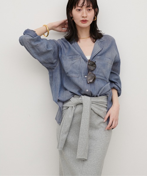 LARUTA（ラルータ）の「【LARUTA】［WEB限定］シアーデニム開襟シャツ（シャツ/ブラウス・レディース・ブルー/サックスブルー・MEDIUM）」の2枚目の写真