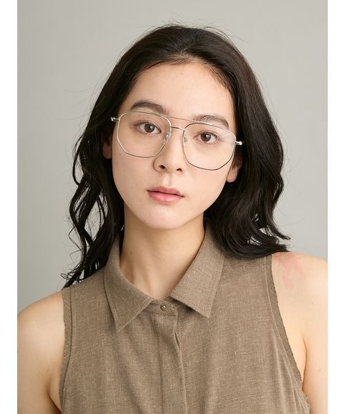 Mila Owen(ミラオーウェン)の「【EYE-CONIC SUMMER】ダブルブリッジダテメガネ(サングラス・レディース・シルバー/ゴールド・F)」の5枚目の写真