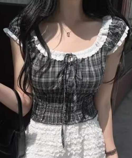 Teem Store(チームストア)の「チェック柄 シャーリングリボン パフスリーブトップス(シャツ/ブラウス・レディース・ブラック/ベージュ・M/S)」の3枚目の写真