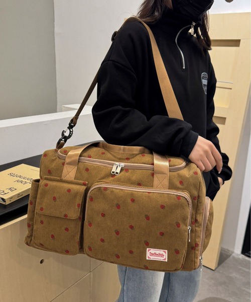 LA VORAGINE(ラ ヴォラジネ)の「大容量A4対応イチゴ柄 コーデュロイ ボストンバッグ トラベル旅行ジムバッグ(ボストンバッグ・レディース・ブラック/アイボリー/パープル/ピンク/グリーン/ブラウン・FREE)」の18枚目の写真