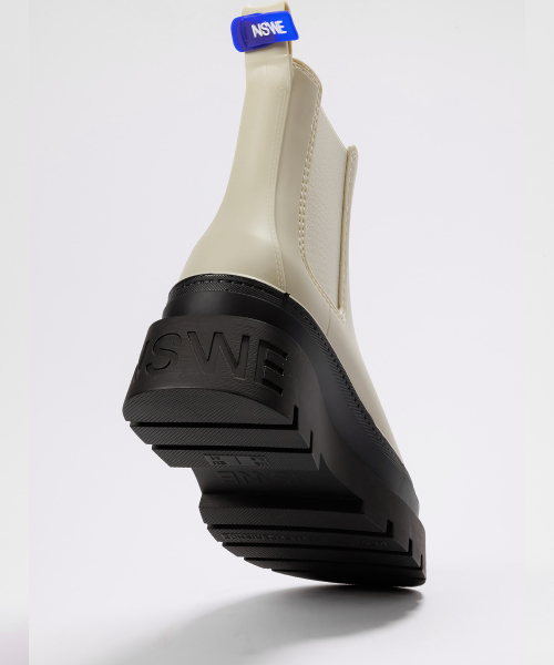 NSWE(ヌシェ)の「VLOCKER チェルシーレインブーツ7cm-NSW102 (4色)(レインシューズ・レディース・ブラック/クリーム/ブラウン/ブラック×ホワイト・10.5/6/6.5/9.5(26.5)/7.5/8.5)」の8枚目の写真