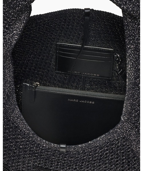 MARC JACOBS(マークジェイコブス)の「【NEW】THE CROCHET SACK BAG/ザ クロシェ サック バッグ(かごバッグ・レディース・ブラック系/シャンパン・ONE SIZE)」の5枚目の写真