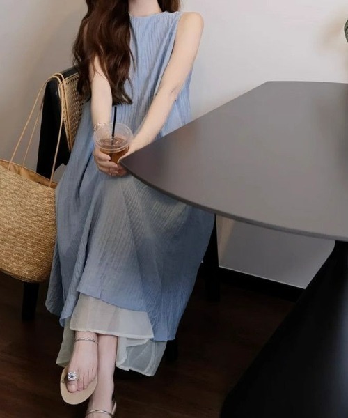 AMAJI(アマジ)の「メッシュ切替ロング丈キャミソールワンピース(ワンピース・レディース・ブルー・SMALL/MEDIUM/LARGE/X-LARGE)」の3枚目の写真