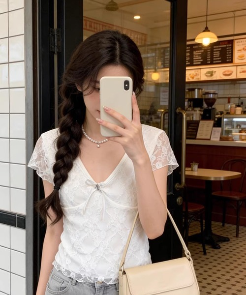 leune(ルネ)の「Vネックレーストップス(Tシャツ/カットソー・レディース・オフホワイト・LARGE/MEDIUM)」の6枚目の写真