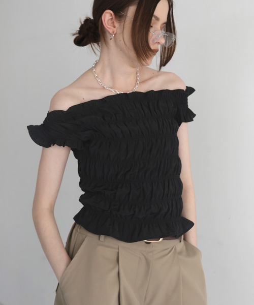 Mili affinity(ミリアフィニティー)の「シャーリングフリルブラウス(Tシャツ/カットソー・レディース・ブラック系その他2/ネイビー/レッド/ブラック系その他/オフホワイト・FREE)」の3枚目の写真