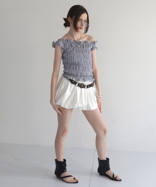 Mili affinity(ミリアフィニティー)の「シャーリングフリルブラウス(Tシャツ/カットソー・レディース・ブラック系その他2/ネイビー/レッド/ブラック系その他/オフホワイト・FREE)」の8枚目の写真