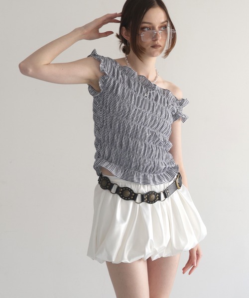 Mili affinity(ミリアフィニティー)の「シャーリングフリルブラウス(Tシャツ/カットソー・レディース・ブラック系その他2/ネイビー/レッド/ブラック系その他/オフホワイト・FREE)」の12枚目の写真