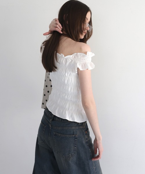 Mili affinity(ミリアフィニティー)の「シャーリングフリルブラウス(Tシャツ/カットソー・レディース・ブラック系その他2/ネイビー/レッド/ブラック系その他/オフホワイト・FREE)」の19枚目の写真