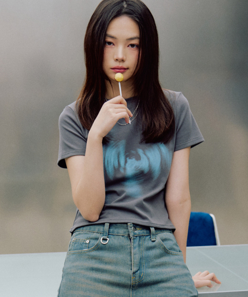 ZEROPLANET（ゼロプラネット）の「ミアグラフィックTシャツ [チャコール]（Tシャツ/カットソー・レディース・その他・FREE）」の4枚目の写真