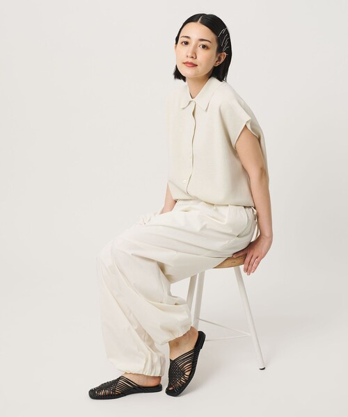 BEAUTY&YOUTH UNITED ARROWS（ビューティーアンドユースユナイテッドアローズ）の「レザー ラインメッシュ スクエア スライダーサンダル（サンダル・レディース・ブラック/ダークブラウン・36/38/37）」の7枚目の写真