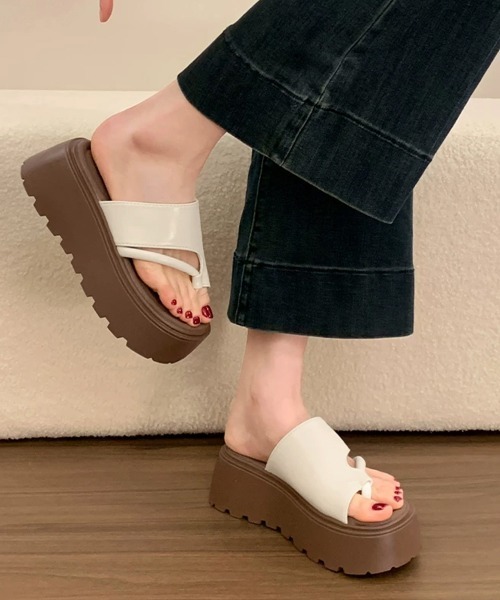 Miniministore（ミニミニストア）の「厚底サンダル トングサンダル レディース（サンダル・レディース・シルバー/アイボリー/ブラック・23.5cm/23.0cm/22.5cm/24.0cm/25.0cm/24.5cm）」の5枚目の写真
