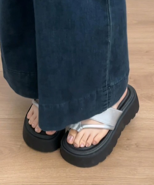 Miniministore（ミニミニストア）の「厚底サンダル トングサンダル レディース（サンダル・レディース・シルバー/アイボリー/ブラック・23.5cm/23.0cm/22.5cm/24.0cm/25.0cm/24.5cm）」の13枚目の写真