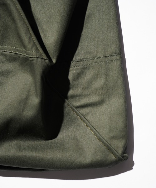 THRIFTY LOOK（スリフティールック）の「THRIFTY LOOK スリフティルック / BDU TRIANGLE TOTE LARGE（トートバッグ・メンズ・ブラック/オリーブ・FREE）」の5枚目の写真