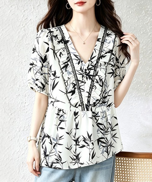 LUCPY(ラクピー)の「フラワーフリルペプラムブラウス(シャツ/ブラウス・レディース・ホワイト・LARGE/XX-LARGE/X-LARGE/MEDIUM)」の4枚目の写真