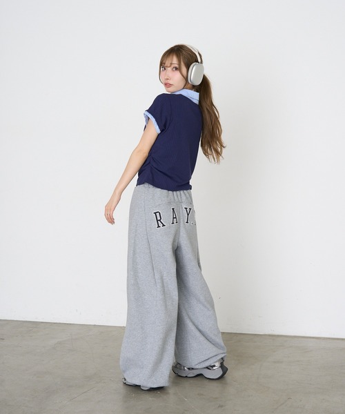 RAY CASSIN（レイカズン）の「胸刺繍襟付きVネックコンパクトTシャツ/レイヤード（Tシャツ/カットソー・レディース・ブラック/ライトベージュ/グレー/ネイビー・FREE）」の12枚目の写真