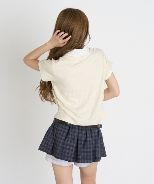 RAY CASSIN（レイカズン）の「胸刺繍襟付きVネックコンパクトTシャツ/レイヤード（Tシャツ/カットソー・レディース・ブラック/ライトベージュ/グレー/ネイビー・FREE）」の18枚目の写真