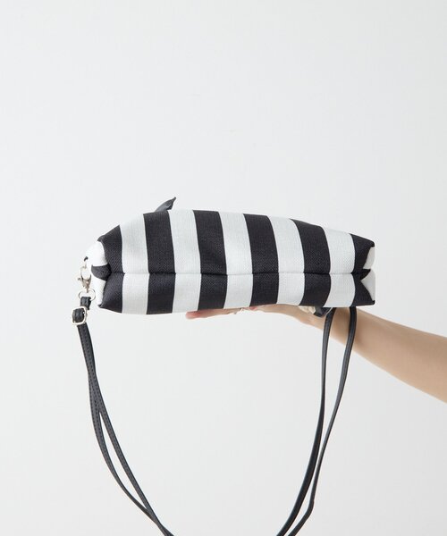 ear PAPILLONNER(イアパピヨネ)の「【TERESA CAMBI(テレサカンビ)】ear別注ストライプショルダーバッグ(ショルダーバッグ・レディース・ホワイト・FREE)」の6枚目の写真