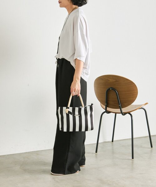 ear PAPILLONNER(イアパピヨネ)の「【TERESA CAMBI(テレサカンビ)】ear別注ストライプショルダーバッグ(ショルダーバッグ・レディース・ホワイト・FREE)」の15枚目の写真