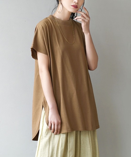 zootie(ズーティー)の「URBAN PLUS ハイネックカットソー(Tシャツ/カットソー・レディース・ライトベージュ/ネイビー/オフホワイト/テラコッタ/スモークピンク/チャコール/ダークグリーン/ブラック/ライトブルー/ブラウン系その他/グレイッシュベージュ/グレイッシュブルー・フリー)」の5枚目の写真