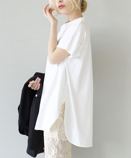 zootie(ズーティー)の「URBAN PLUS ハイネックカットソー(Tシャツ/カットソー・レディース・ライトベージュ/ネイビー/オフホワイト/テラコッタ/スモークピンク/チャコール/ダークグリーン/ブラック/ライトブルー/ブラウン系その他/グレイッシュベージュ/グレイッシュブルー・フリー)」の2枚目の写真