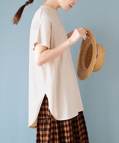 zootie(ズーティー)の「URBAN PLUS ハイネックカットソー(Tシャツ/カットソー・レディース・ライトベージュ/ネイビー/オフホワイト/テラコッタ/スモークピンク/チャコール/ダークグリーン/ブラック/ライトブルー/ブラウン系その他/グレイッシュベージュ/グレイッシュブルー・フリー)」の7枚目の写真