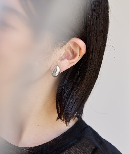 ear PAPILLONNER(イアパピヨネ)の「ポイントメタルイヤリング(イヤリング・レディース・シルバー/ゴールド・FREE)」の1枚目の写真