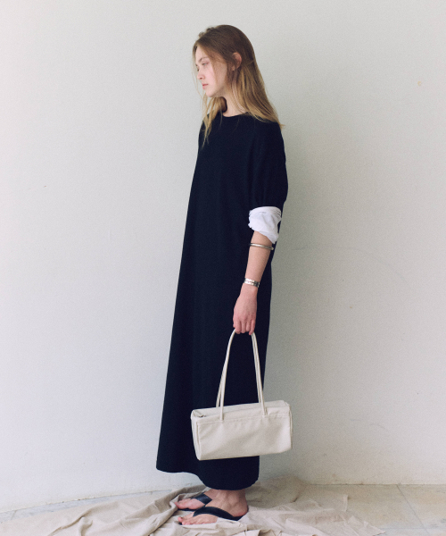 OVHEE（オヴェイ）の「アルロボウリングショルダーバッグ Arlo Bowling Shoulder Bag（ショルダーバッグ・レディース・ブラック/アイボリー・FREE）」の7枚目の写真