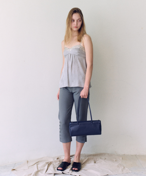 OVHEE（オヴェイ）の「アルロボウリングショルダーバッグ Arlo Bowling Shoulder Bag（ショルダーバッグ・レディース・ブラック/アイボリー・FREE）」の11枚目の写真