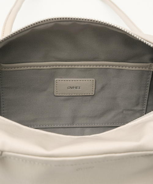 OVHEE（オヴェイ）の「アルロボウリングショルダーバッグ Arlo Bowling Shoulder Bag（ショルダーバッグ・レディース・ブラック/アイボリー・FREE）」の18枚目の写真