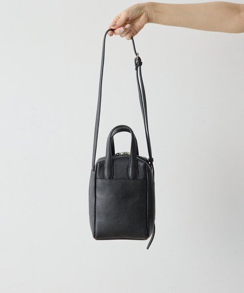 ear PAPILLONNER(イアパピヨネ)の「《本革/2way》縦型ミニポシェットバッグ(ショルダーバッグ・レディース・シルバー/ブルー系その他/ブラック・FREE)」の13枚目の写真
