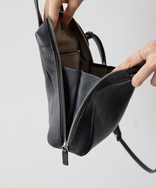 ear PAPILLONNER(イアパピヨネ)の「《本革/2way》縦型ミニポシェットバッグ(ショルダーバッグ・レディース・シルバー/ブルー系その他/ブラック・FREE)」の21枚目の写真